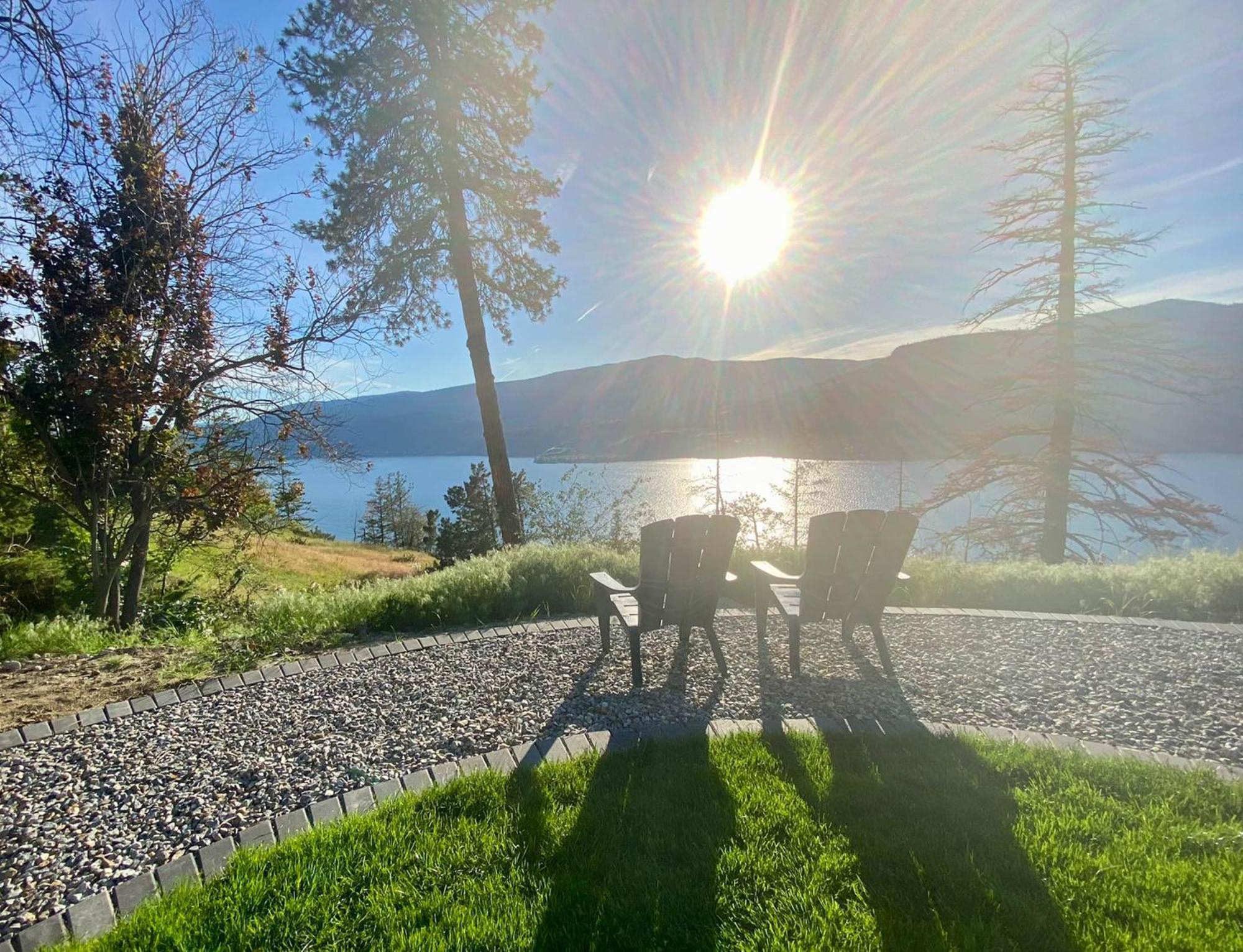 Kelowfornia Lakeview Retreat Kelowna Esterno foto