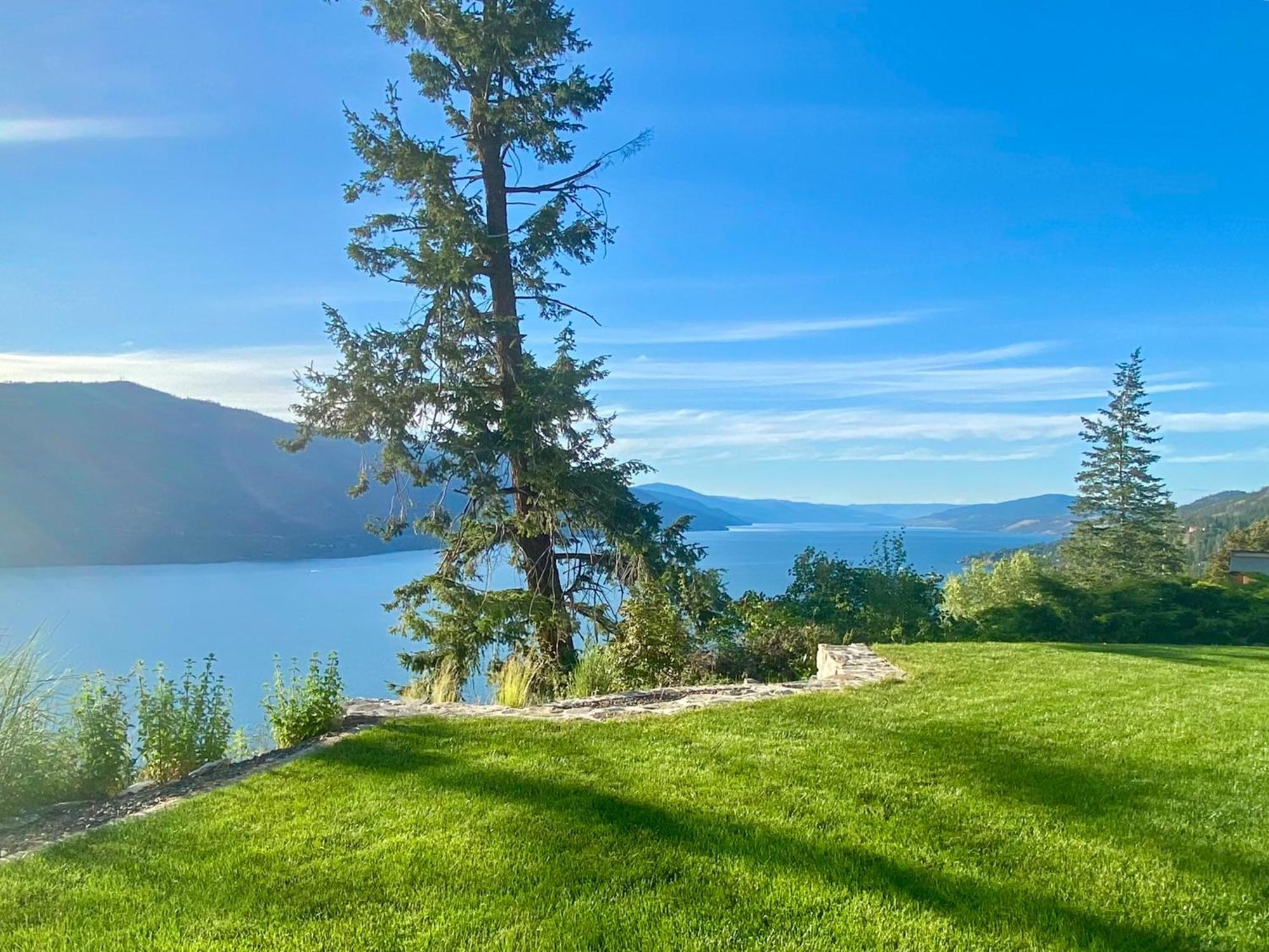 Kelowfornia Lakeview Retreat Kelowna Esterno foto